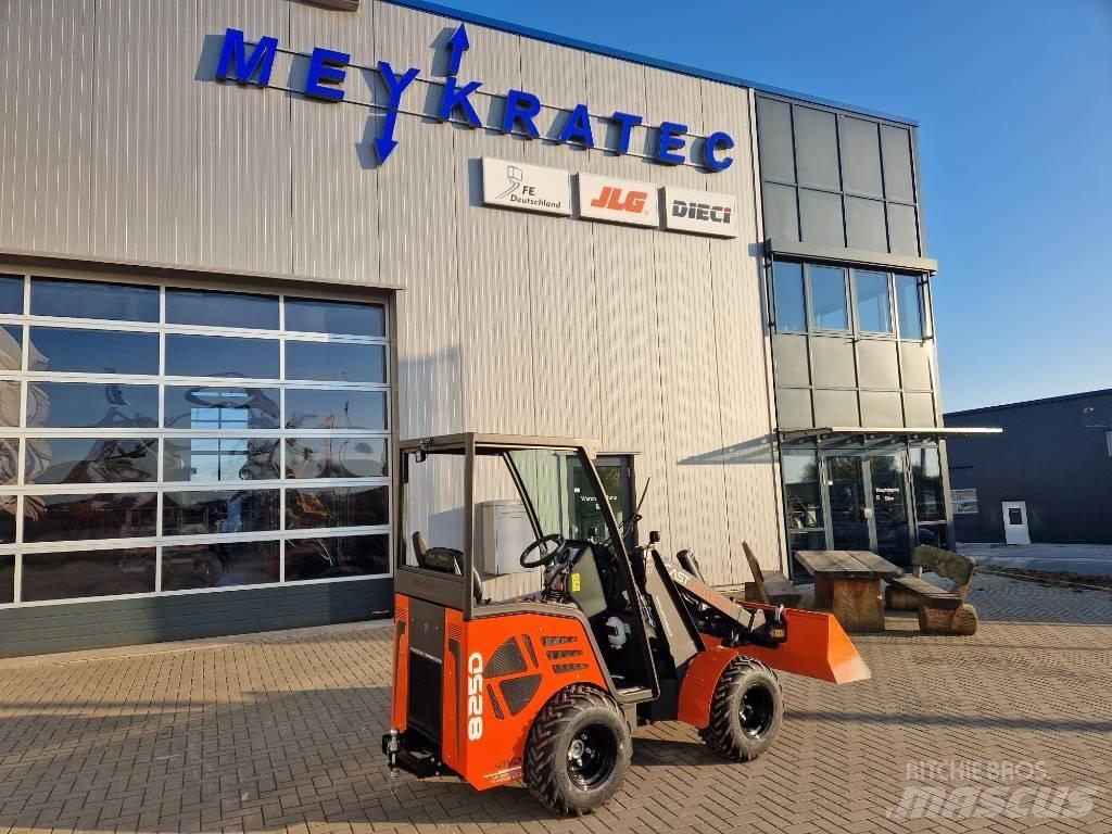 Cast Loaders 825D Stivuitoare telescopice