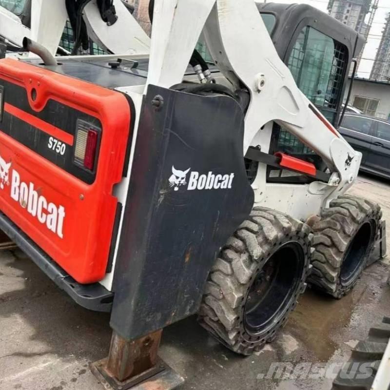 Bobcat S 750 Mini incarcator