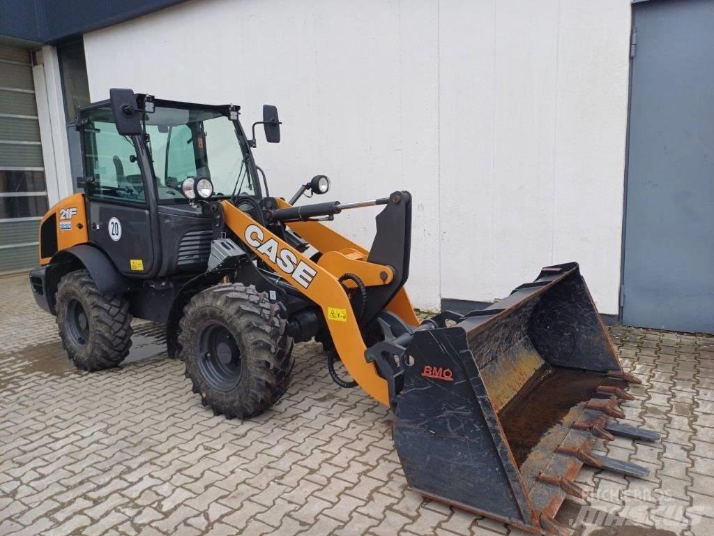 CASE 21 FS Incarcator pe pneuri