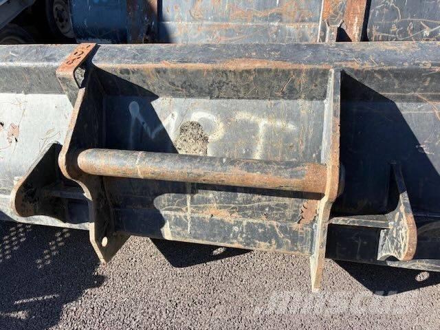 JCB godet Pistoane