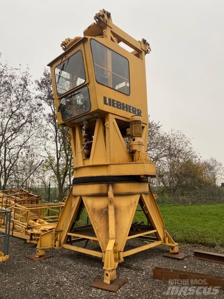 Liebherr 256 HC Macarale turn