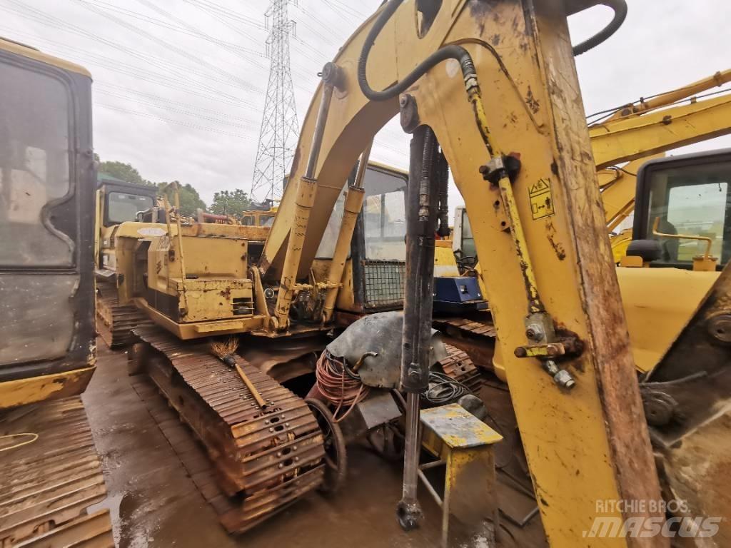 CAT E120B Excavatoare pe șenile
