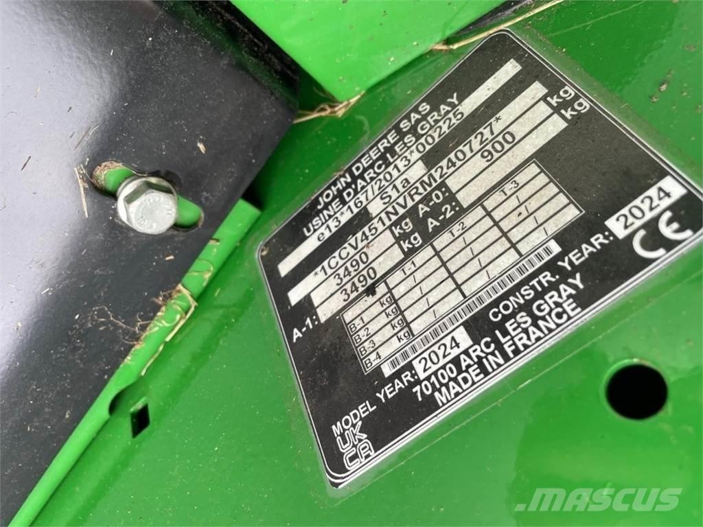 John Deere V451M Masina de balotat cilindric