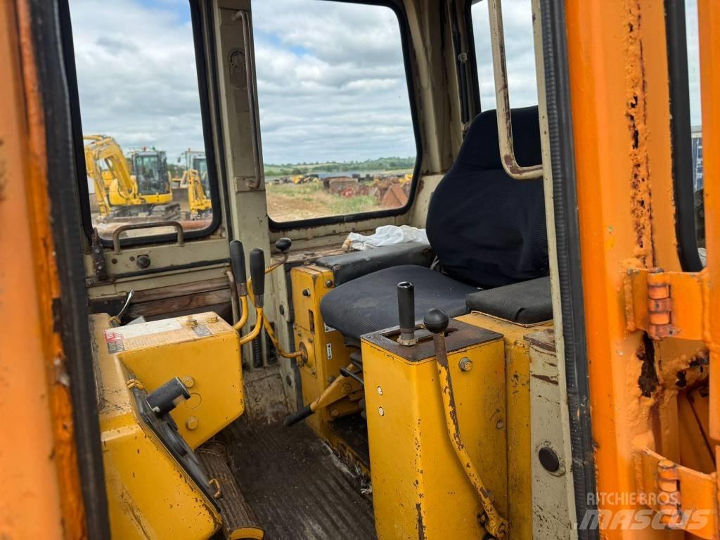 Komatsu D 41 P-3 Buldozere pe senile