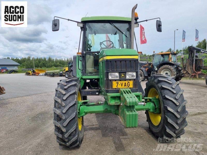 John Deere 6610 Tractoare