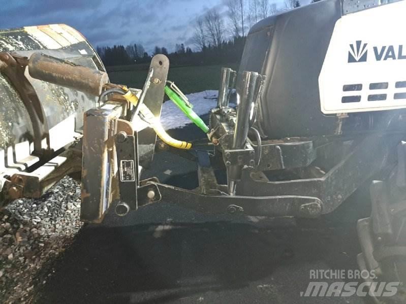 Valmet 8100 Tractoare