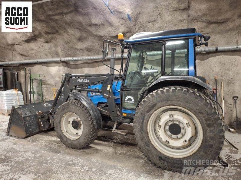 Valtra 700 Tractoare