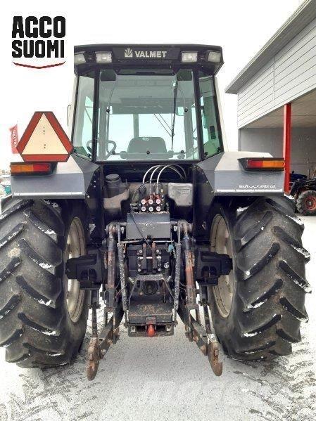 Valtra 8300 Tractoare