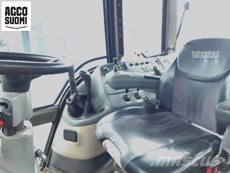 Valtra M130 Tractoare