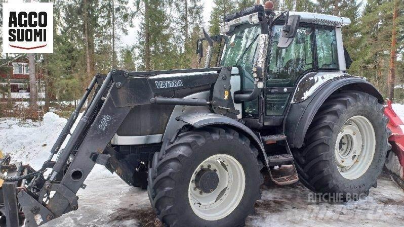 Valtra M150 Tractoare