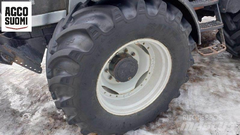 Valtra M150 Tractoare