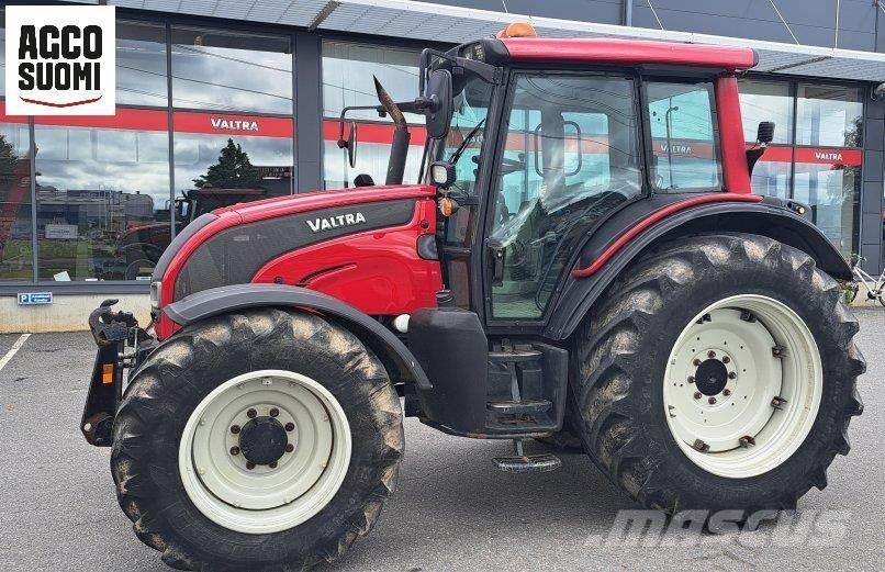 Valtra N121 H Tractoare