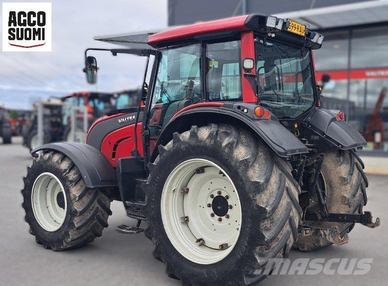 Valtra N121 H Tractoare