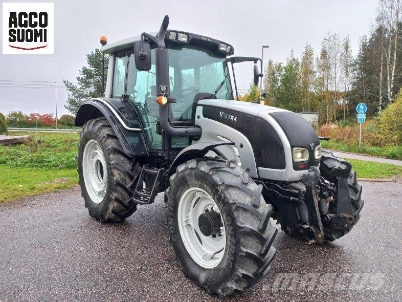 Valtra N141 A Tractoare