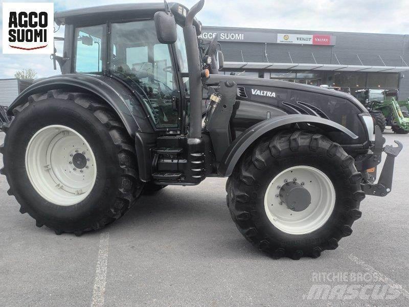 Valtra T213 VERSU Tractoare