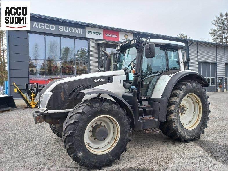 Valtra T213 VERSU Tractoare