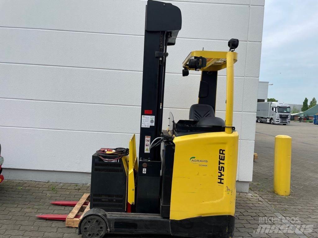 Hyster R 1.4 Stivuitor cu catarg retractabil