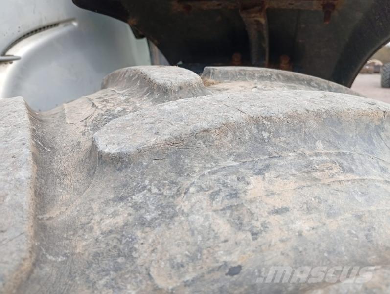 Valtra N122 Tractoare