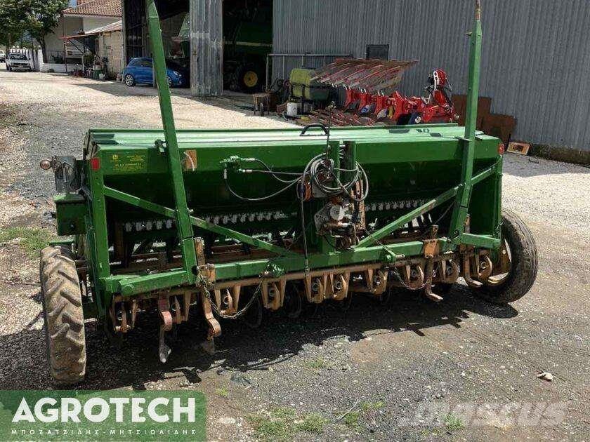 Amazone D7/30E Tractoare