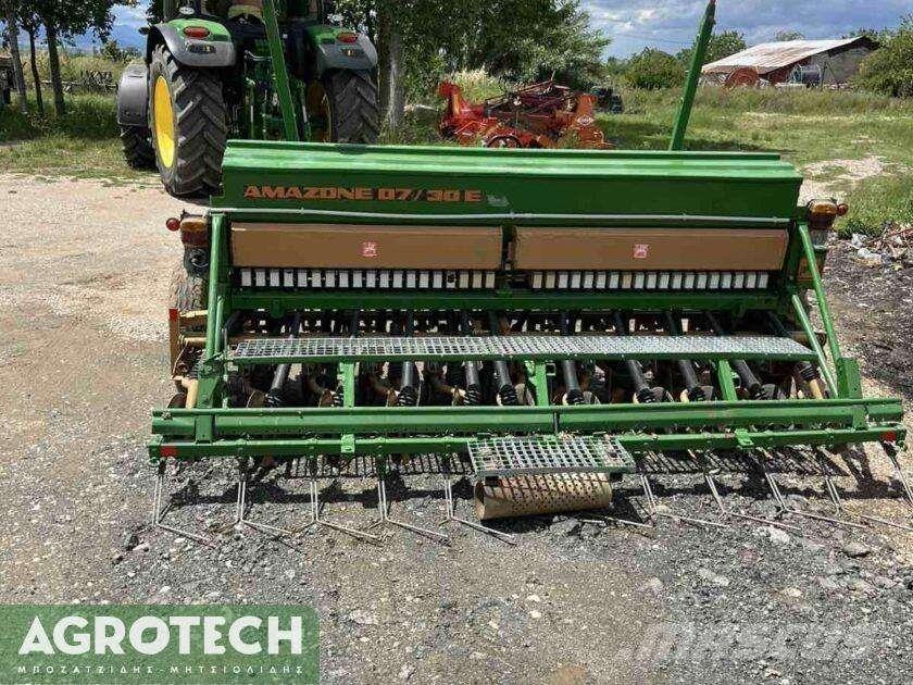 Amazone D7/30E Tractoare