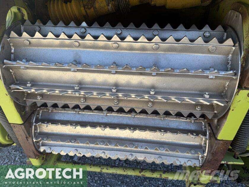 CLAAS JAGUAR 890 Tractoare