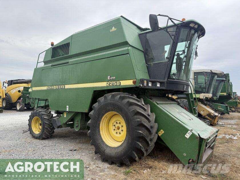 John Deere 2258 Tractoare