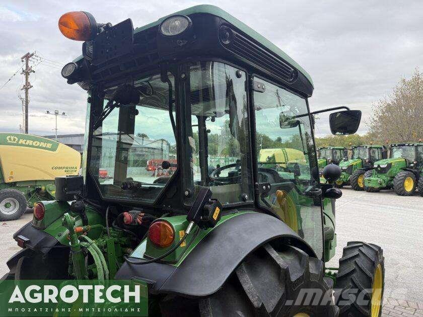 John Deere 5075 GF Tractoare
