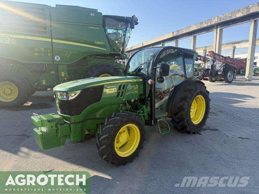 John Deere 5075 GL Tractoare