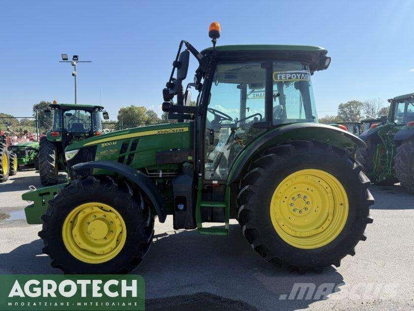 John Deere 5100M Tractoare