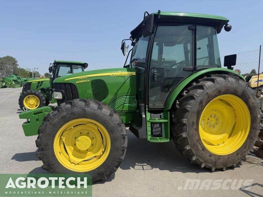 John Deere 5820 Tractoare