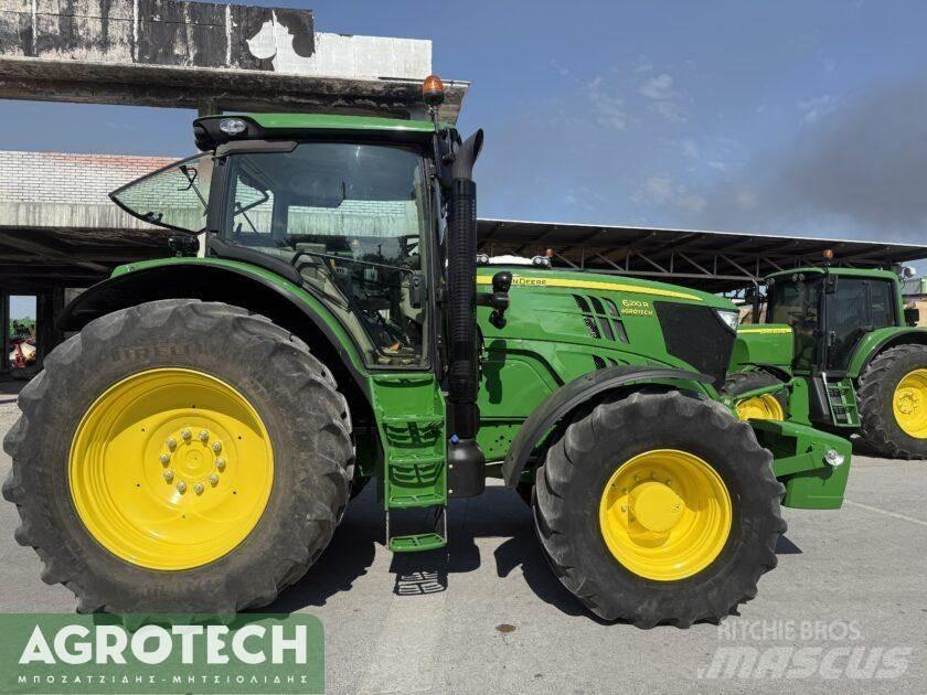 John Deere 6210R Tractoare