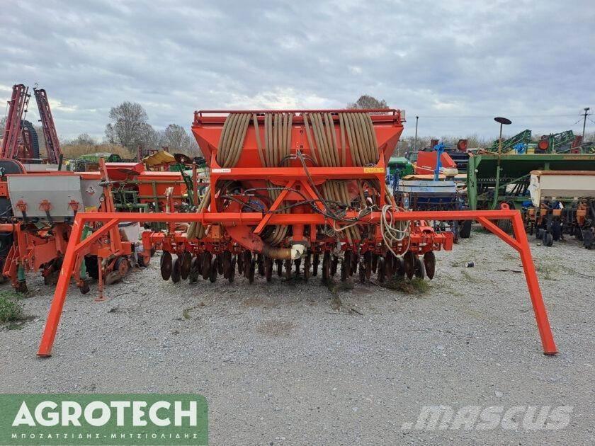 Kuhn VENTA LC 3500 Tractoare