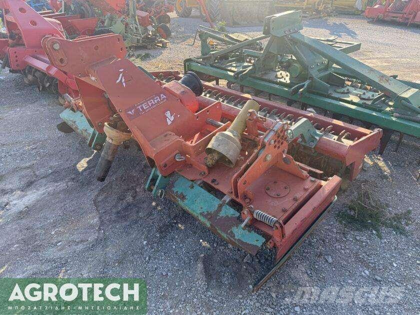 Kverneland NGM 251 Tractoare