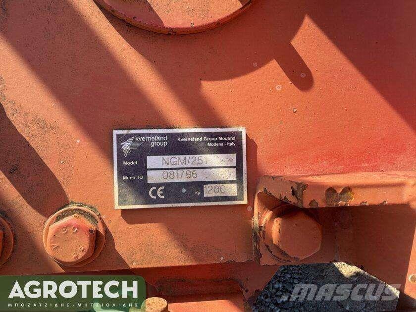 Kverneland NGM 251 Tractoare
