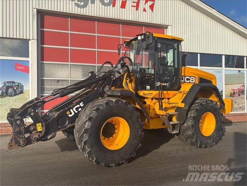 JCB 427 Agri Incarcator pe pneuri