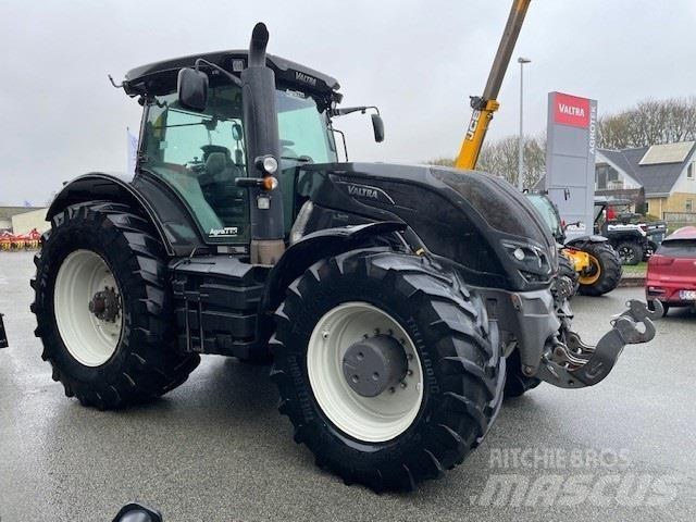 Valtra S374 Tractoare