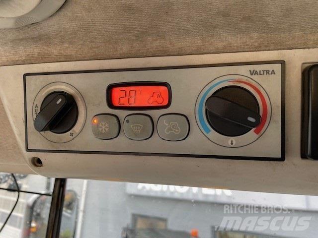 Valtra S374 Tractoare