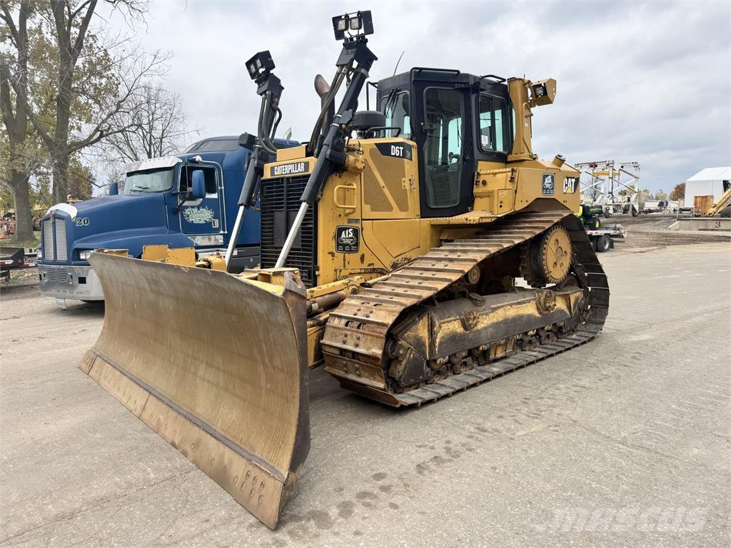CAT D6T Buldozere pe senile