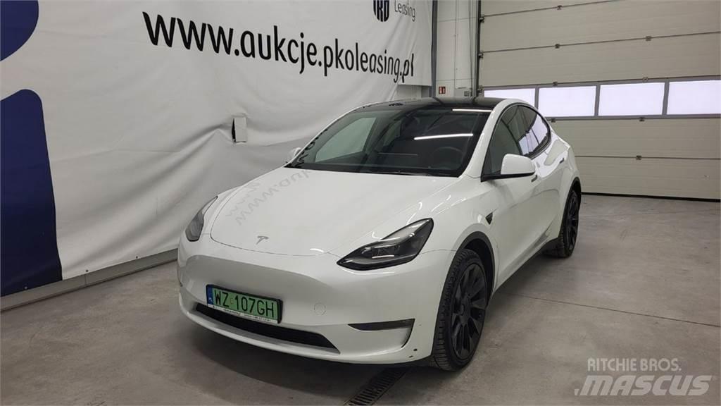 Tesla Y Masini