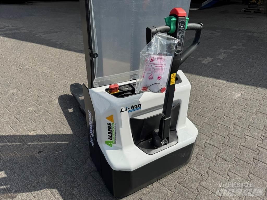 Bobcat LSM 12 N -7 Transpaleta manuala