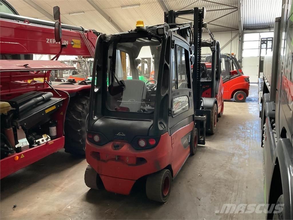 Linde E 30 - 01 Stivuitor electric