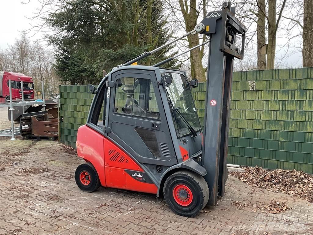 Linde H 30 D 02 EVO Stivuitor diesel