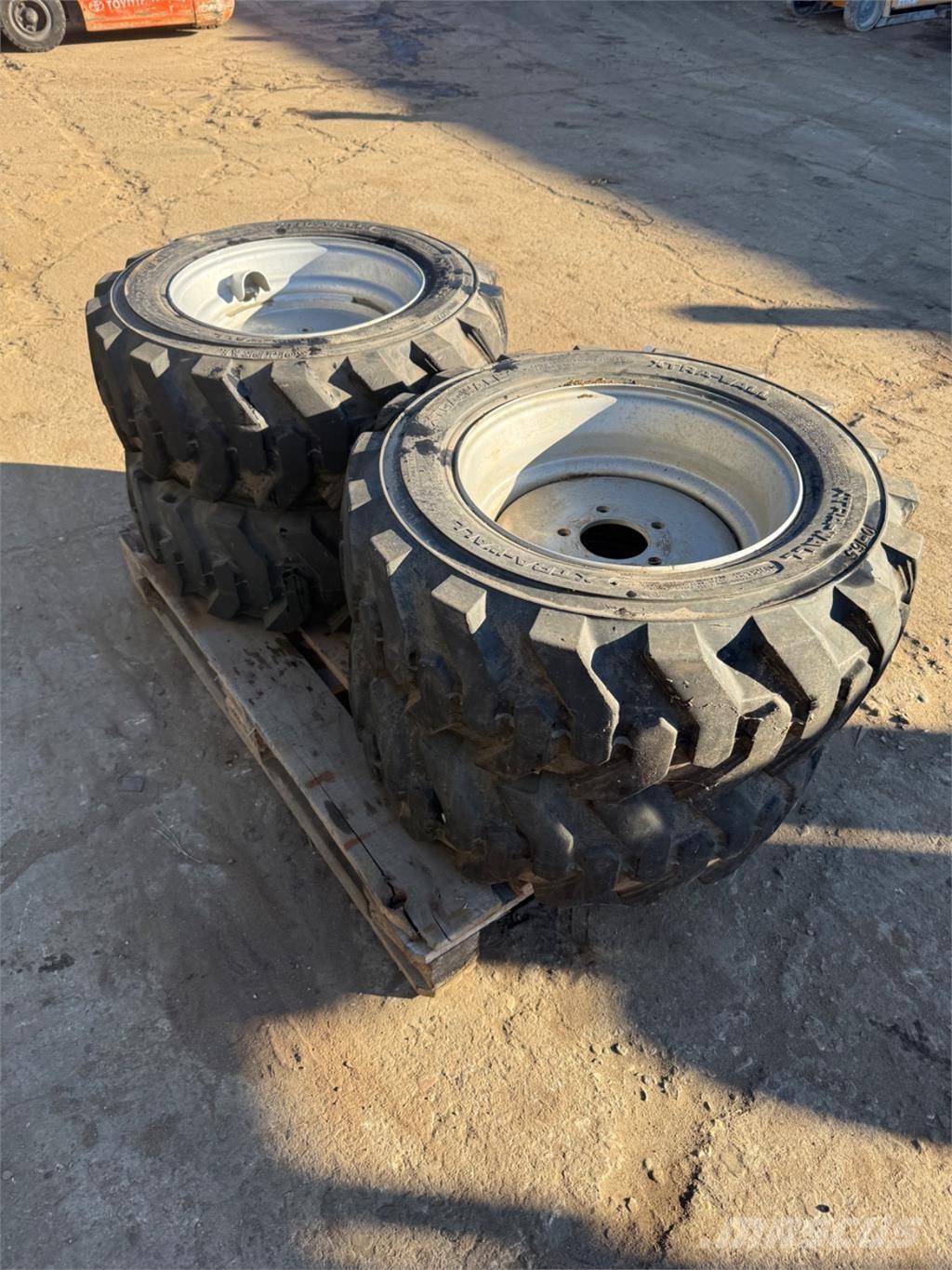  10-16.5 Anvelope, roti si jante