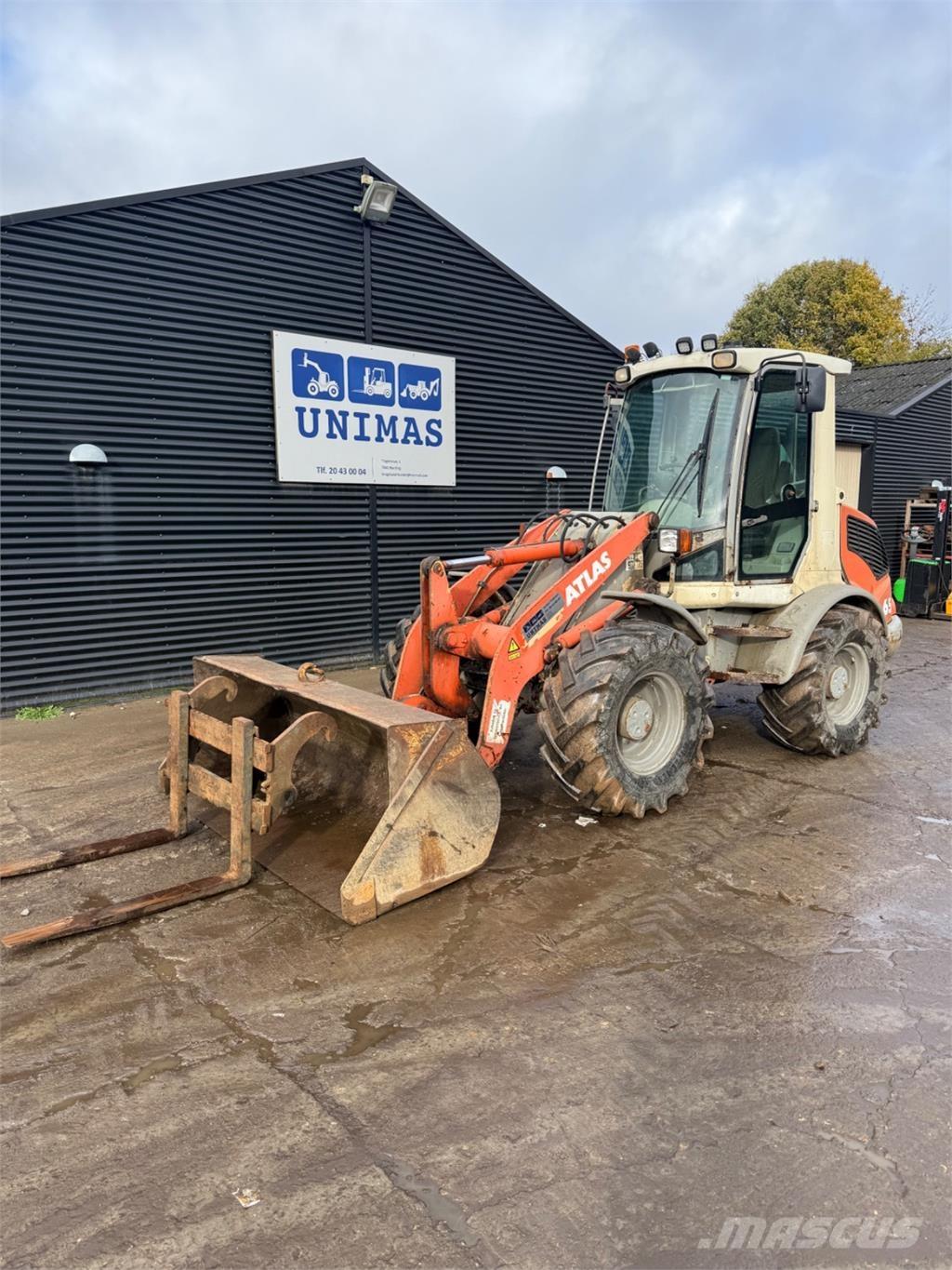 Atlas 65 Incarcator pe pneuri