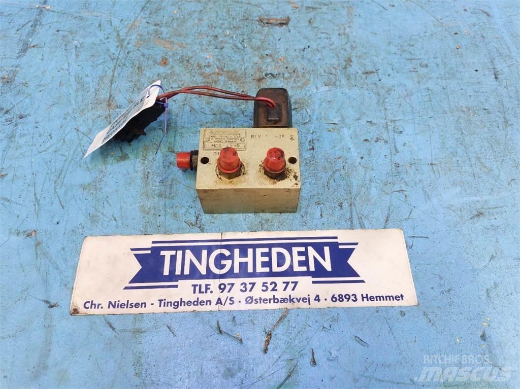 CASE 580 SLE Electronice
