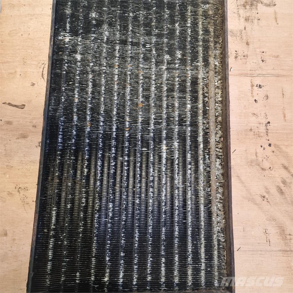 CASE 7130 Radiatoare