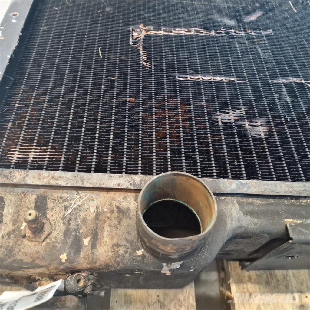CASE 7130 Radiatoare