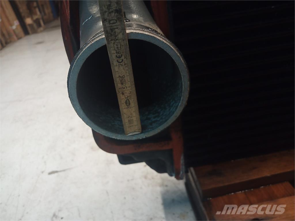 CASE 8010 Radiatoare