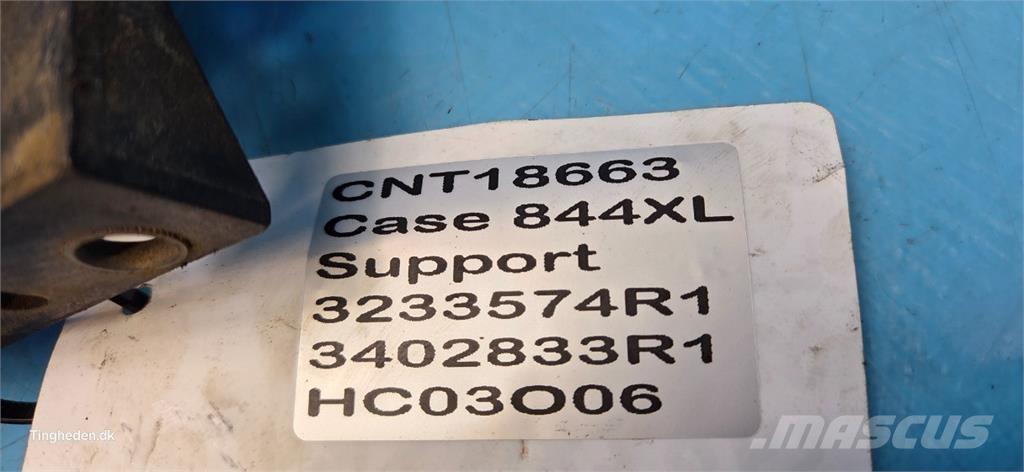 CASE 844XL Cabine si interior