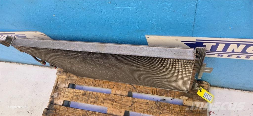 CASE 9240 Radiatoare